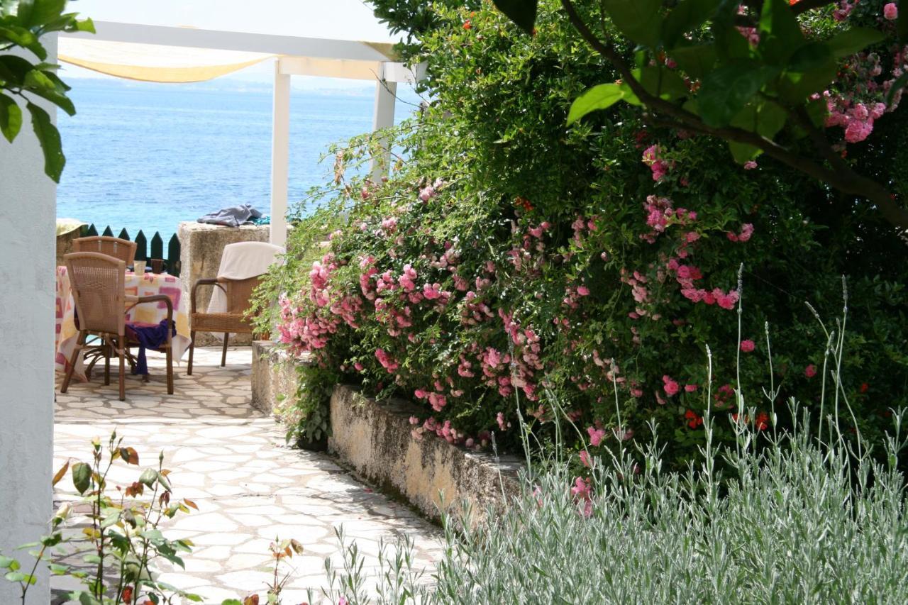 Nissaki Olive Press Villas Niszáki Kültér fotó
